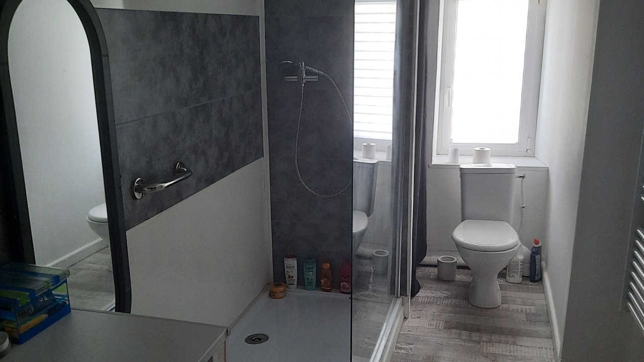 Photo of Bathroom in Cerences
