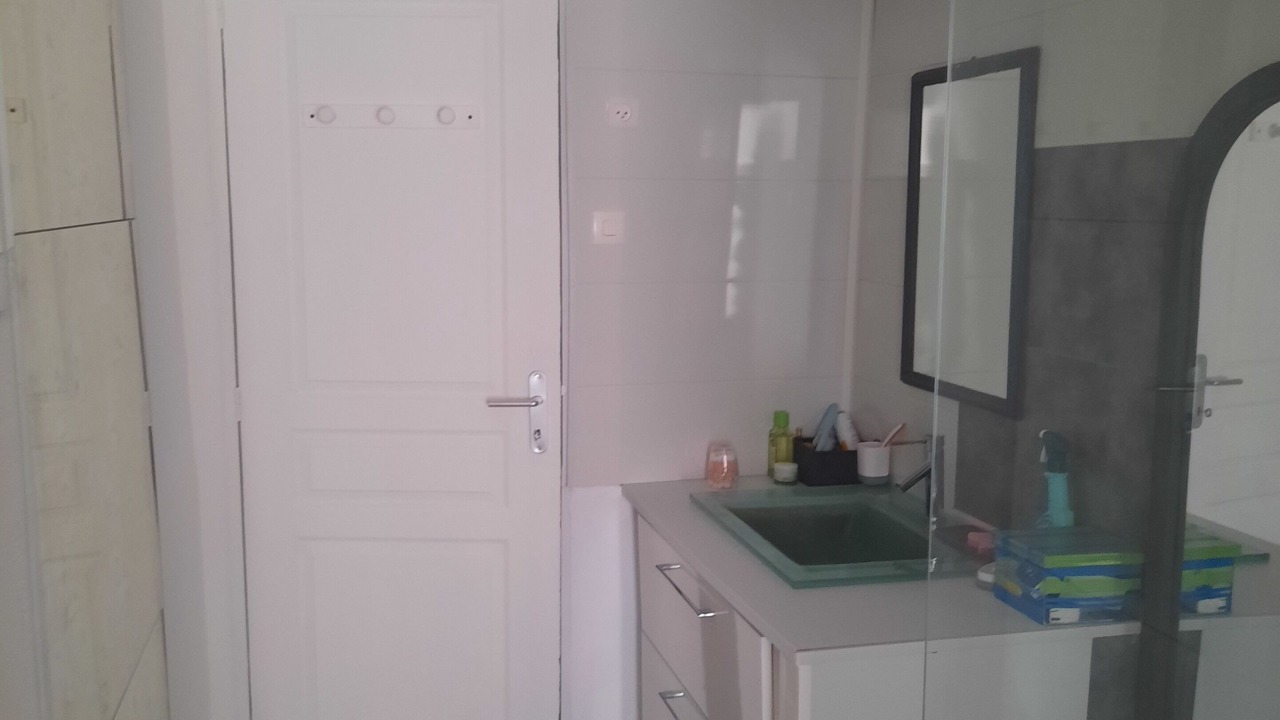 Photo of Bathroom in Cerences