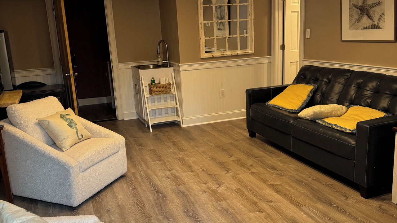 Photo of Livingroom in West Barnstable