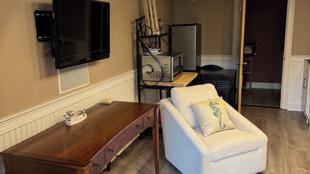 Photo of Livingroom in West Barnstable