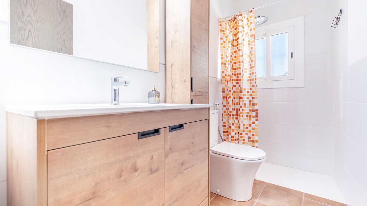 Photo of Bathroom in Pontons