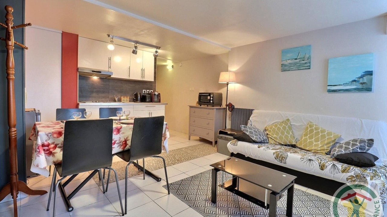 Photo of Livingroom in Saint-Pere