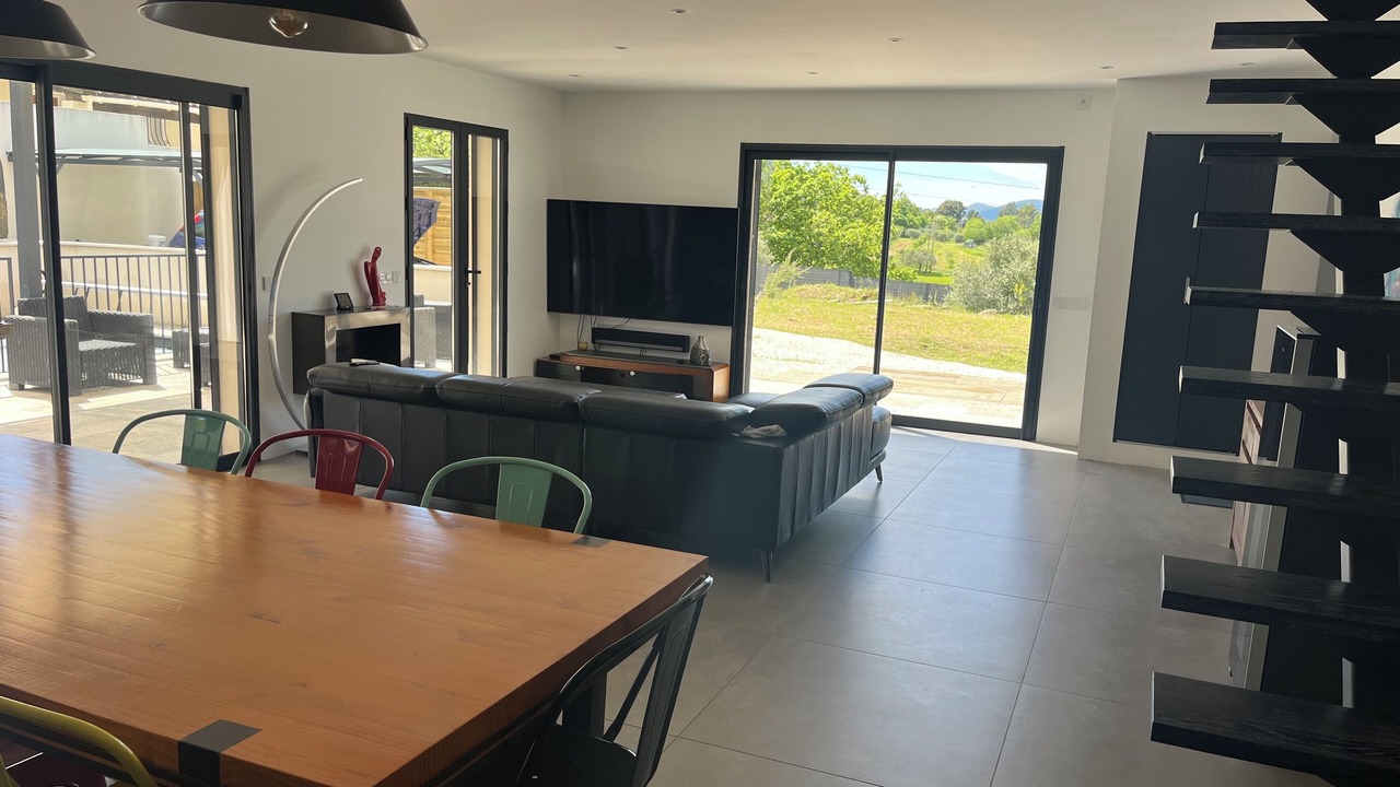 Photo of Livingroom in Rougiers