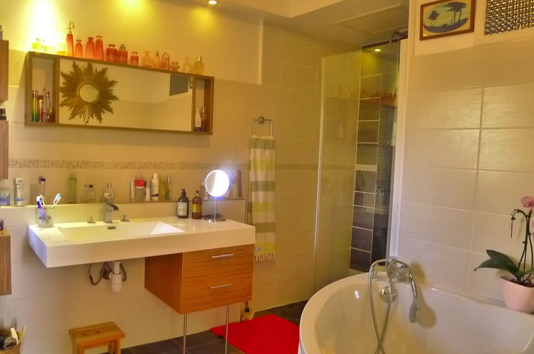 Photo of Bathroom in Saint-Jean-de-Maruejols-et-Avejan