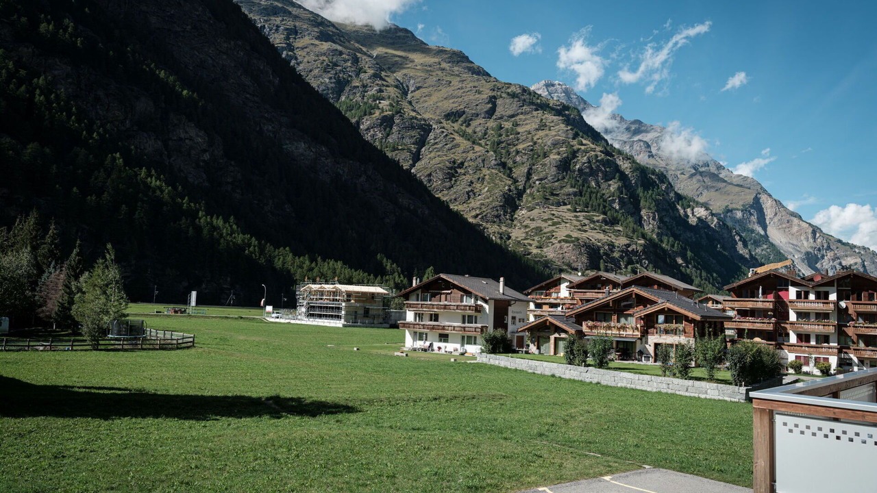 Photo of Others in Taesch