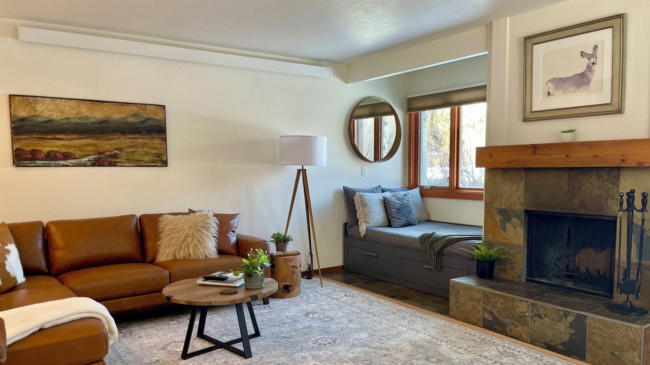 Photo of Livingroom in Teton Pines