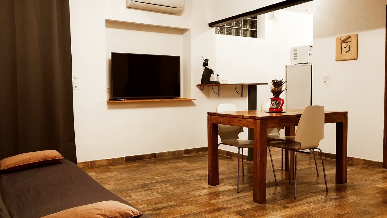 Photo of Livingroom in Orange