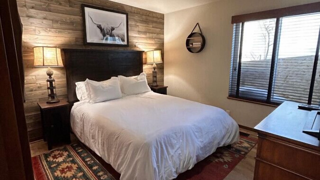 Photo of Bedroom in Mammoth Lakes