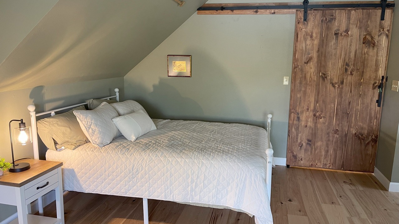 Photo of Bedroom in Pleasant Grove