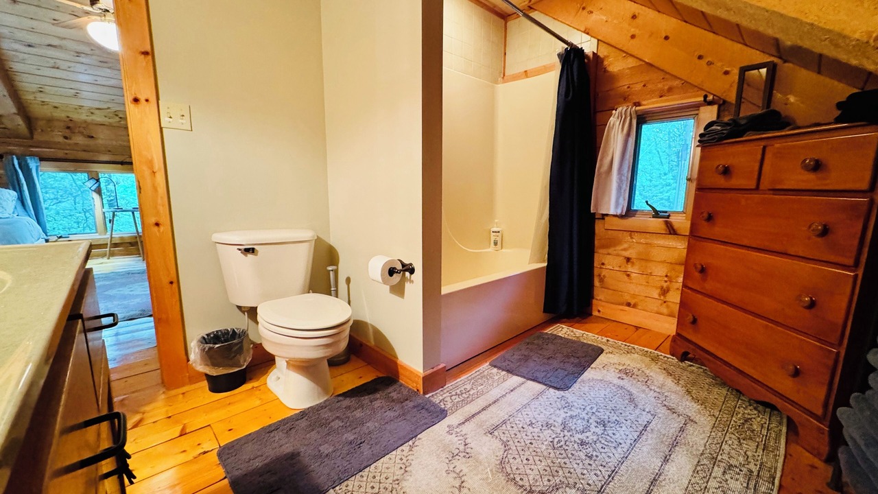 Photo of Bathroom in Golden