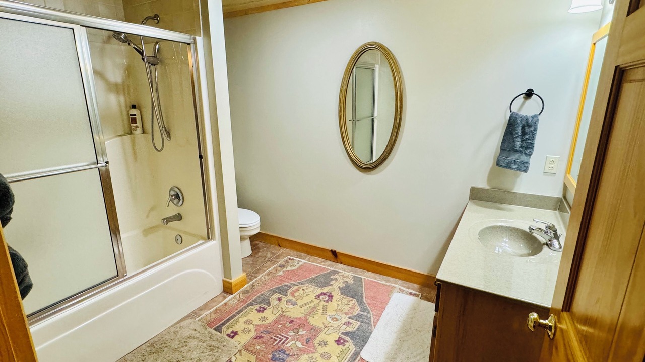 Photo of Bathroom in Golden