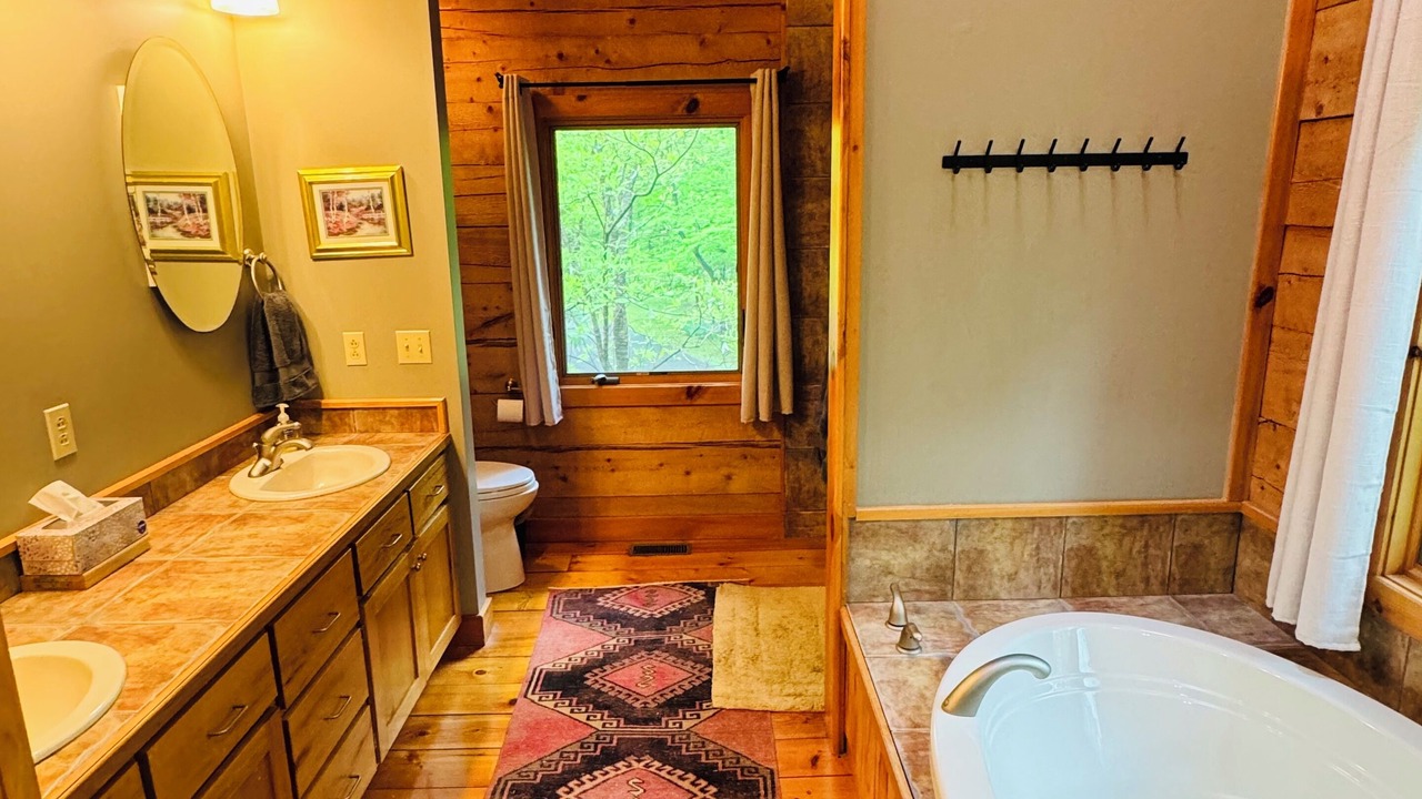 Photo of Bathroom in Golden