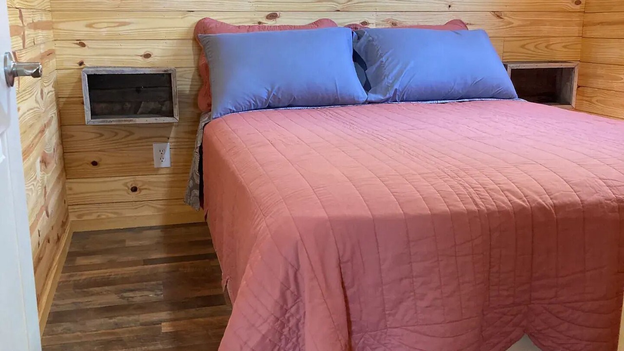 Photo of Bedroom in Bean Station