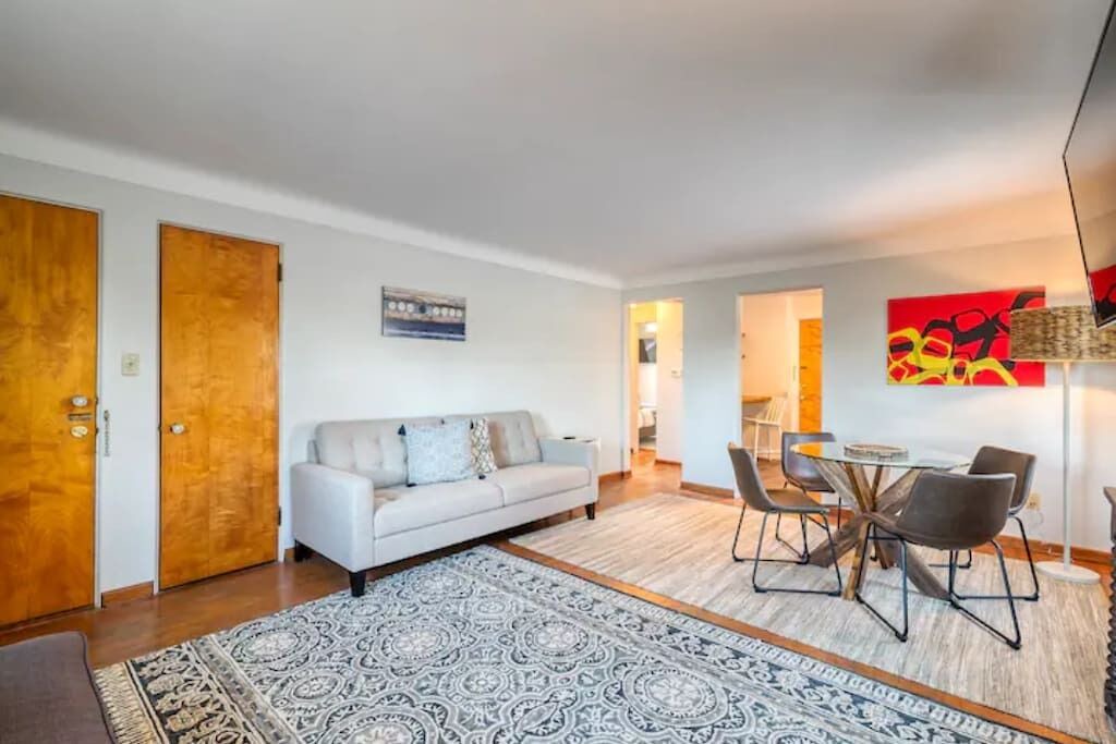Photo of Livingroom in Burns Park