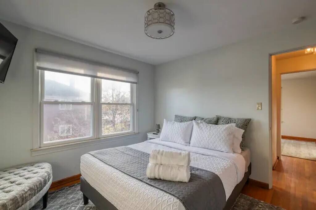 Photo of Bedroom in Burns Park