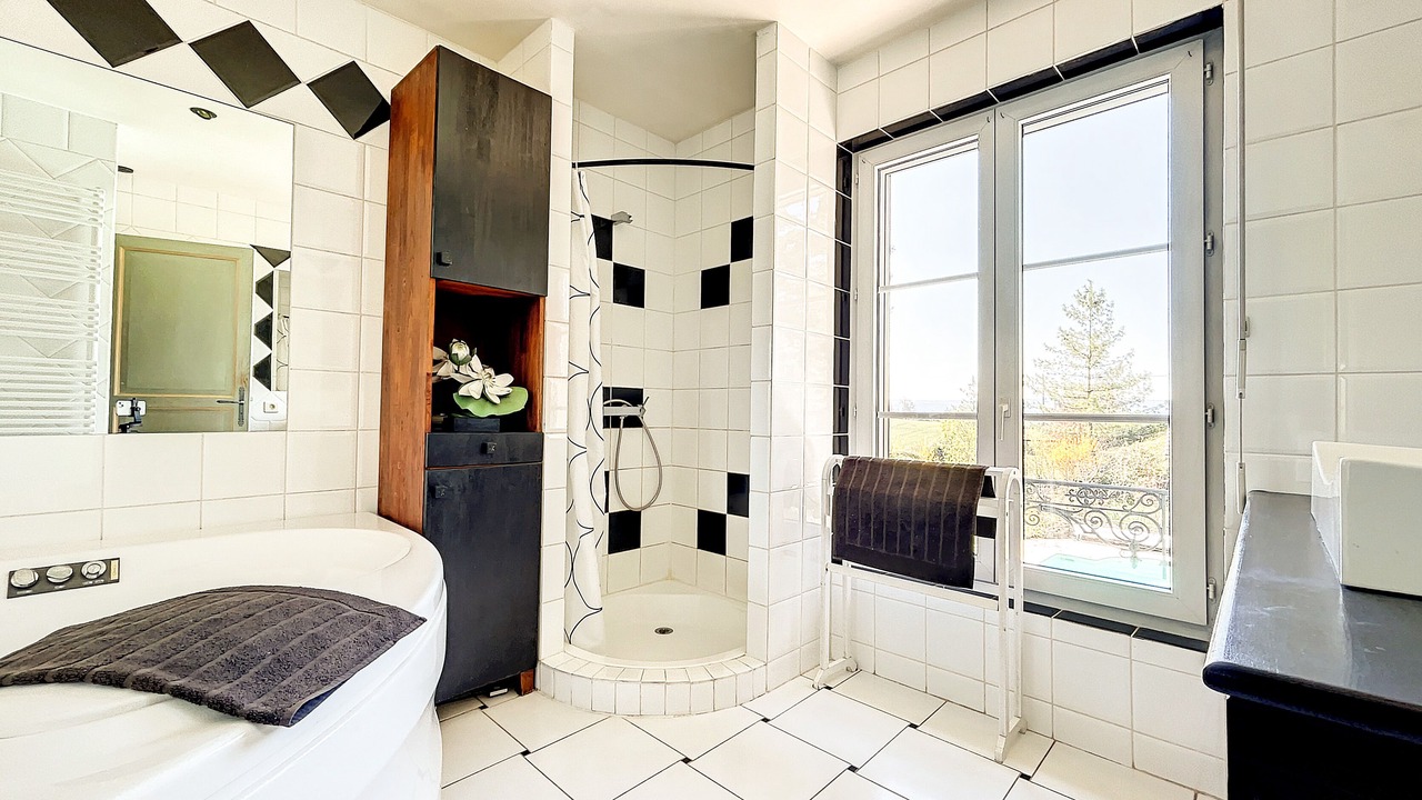 Photo of Bathroom in Frontonas