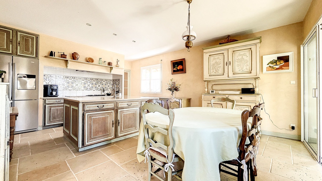 Photo of Kitchen in Frontonas
