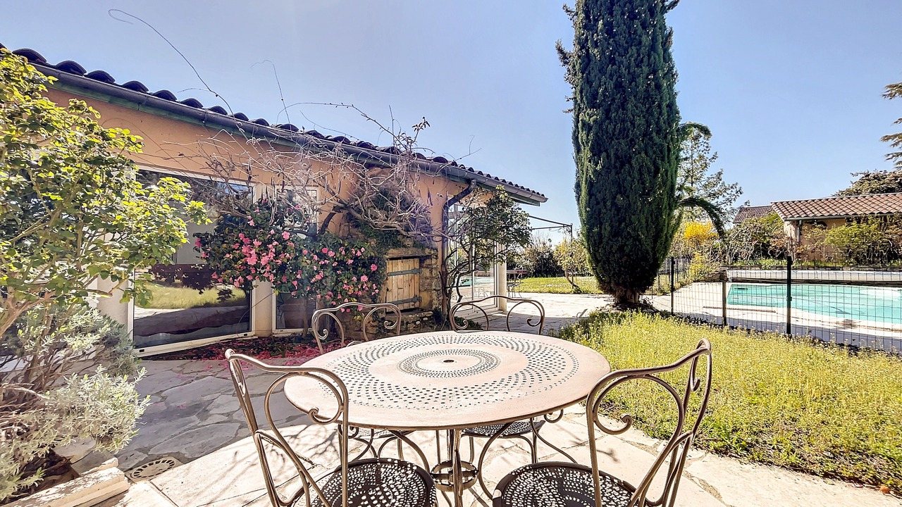 Photo of Outdoor in Frontonas