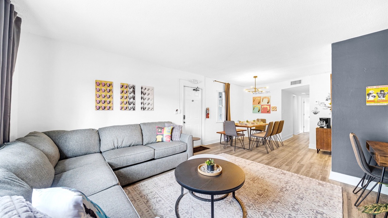 Photo of Livingroom in Survey Creek