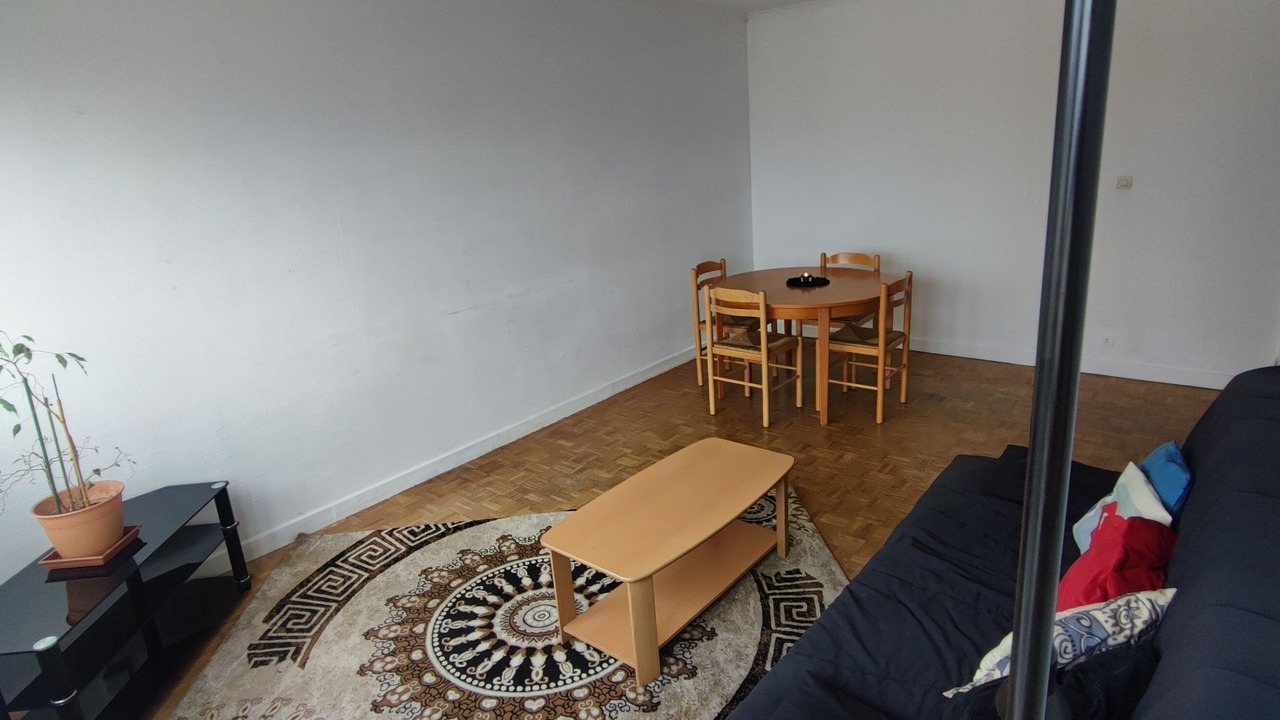 Photo of Livingroom in Stalingrad - Lamothe