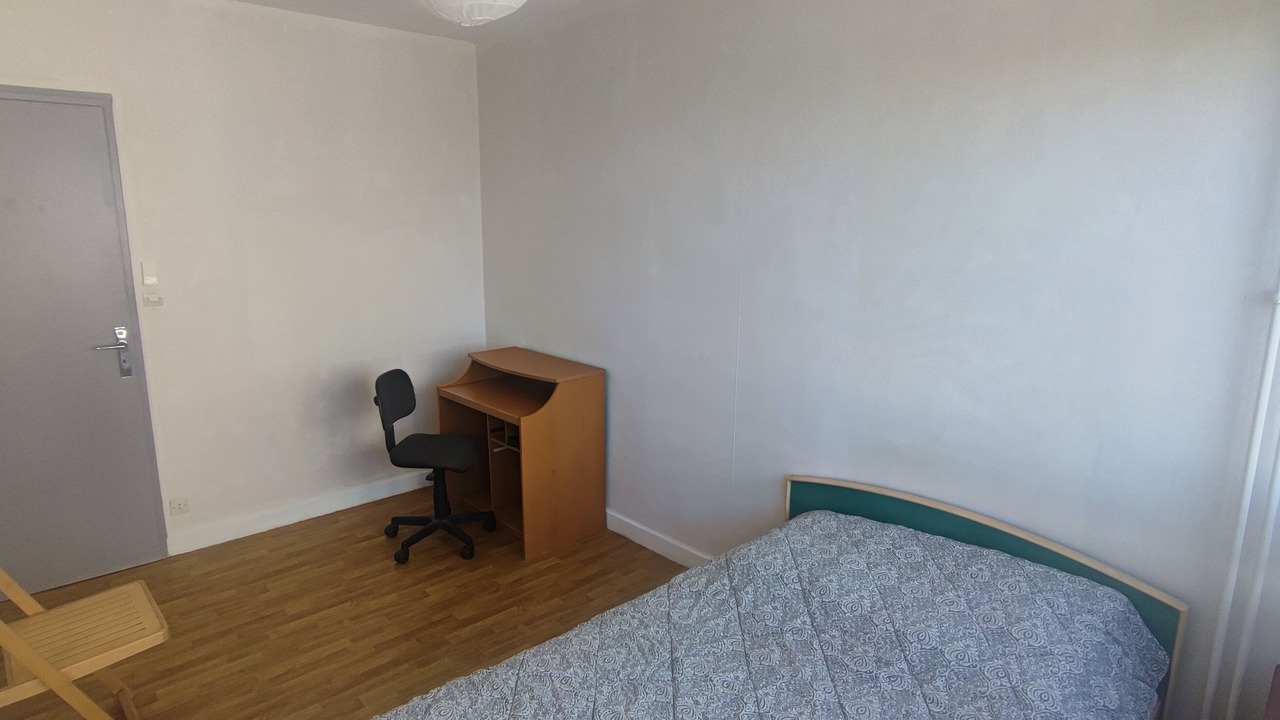 Photo of Bedroom in Stalingrad - Lamothe