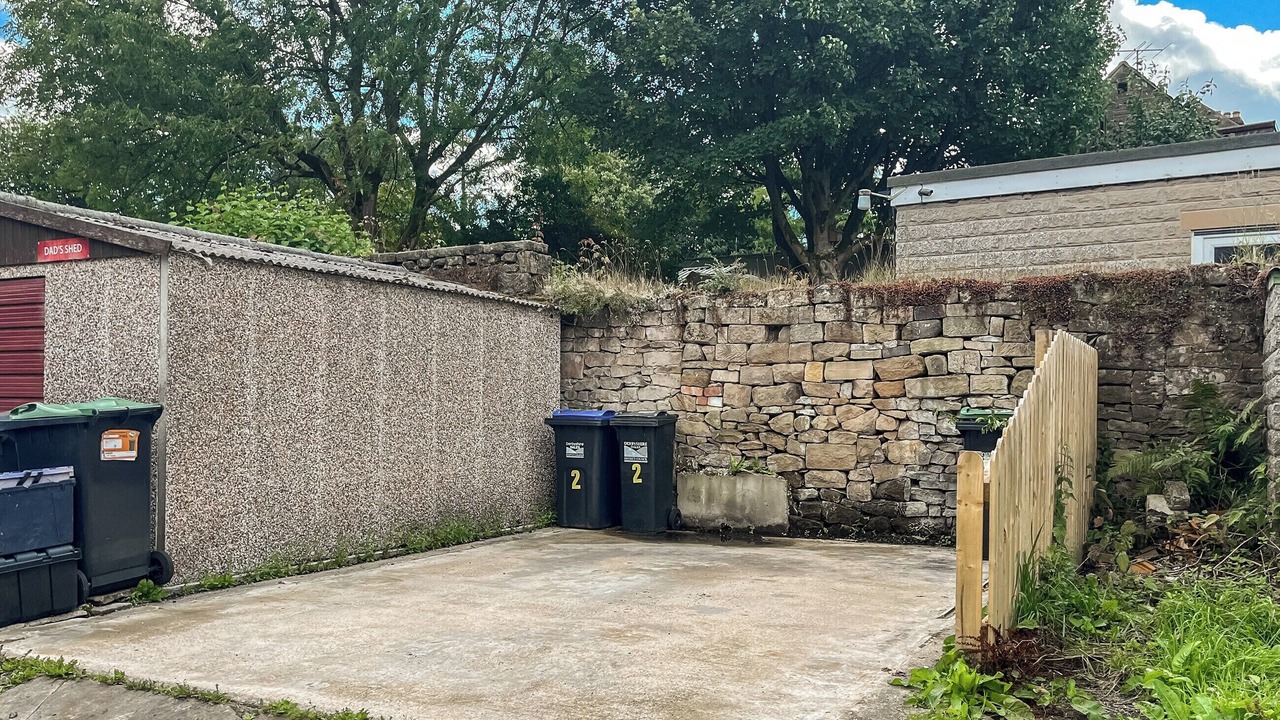 Photo of Others in Tansley