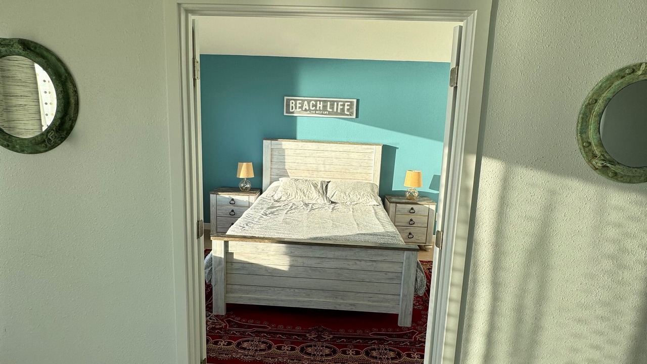 Photo of Bedroom in Oak Harbor