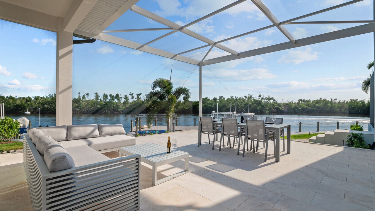 Photo of Outdoor in Pelican