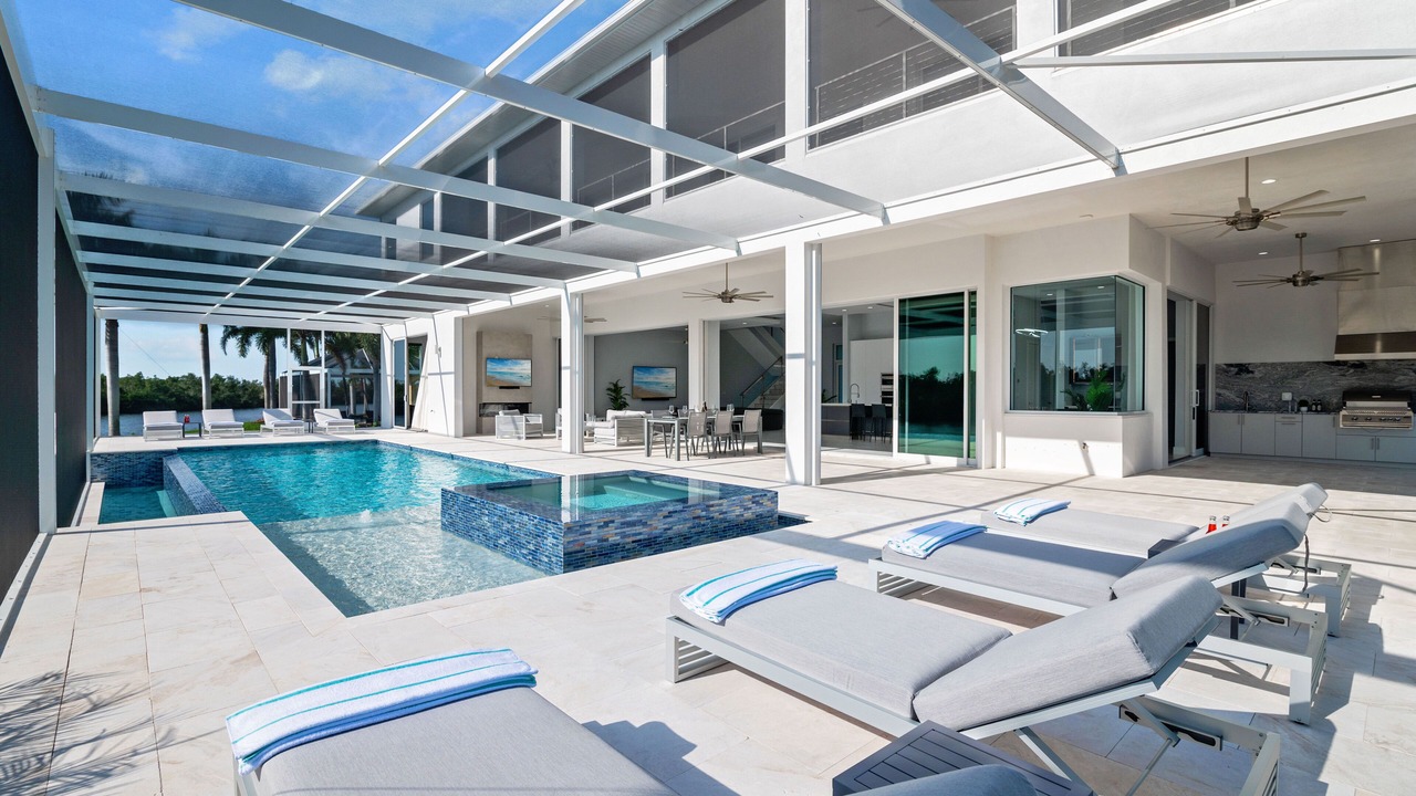 Photo of Outdoor in Pelican
