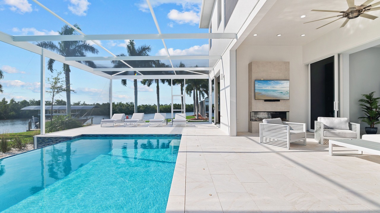 Photo of Outdoor in Pelican