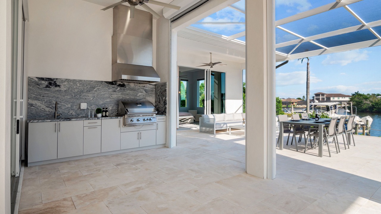 Photo of Outdoor in Pelican