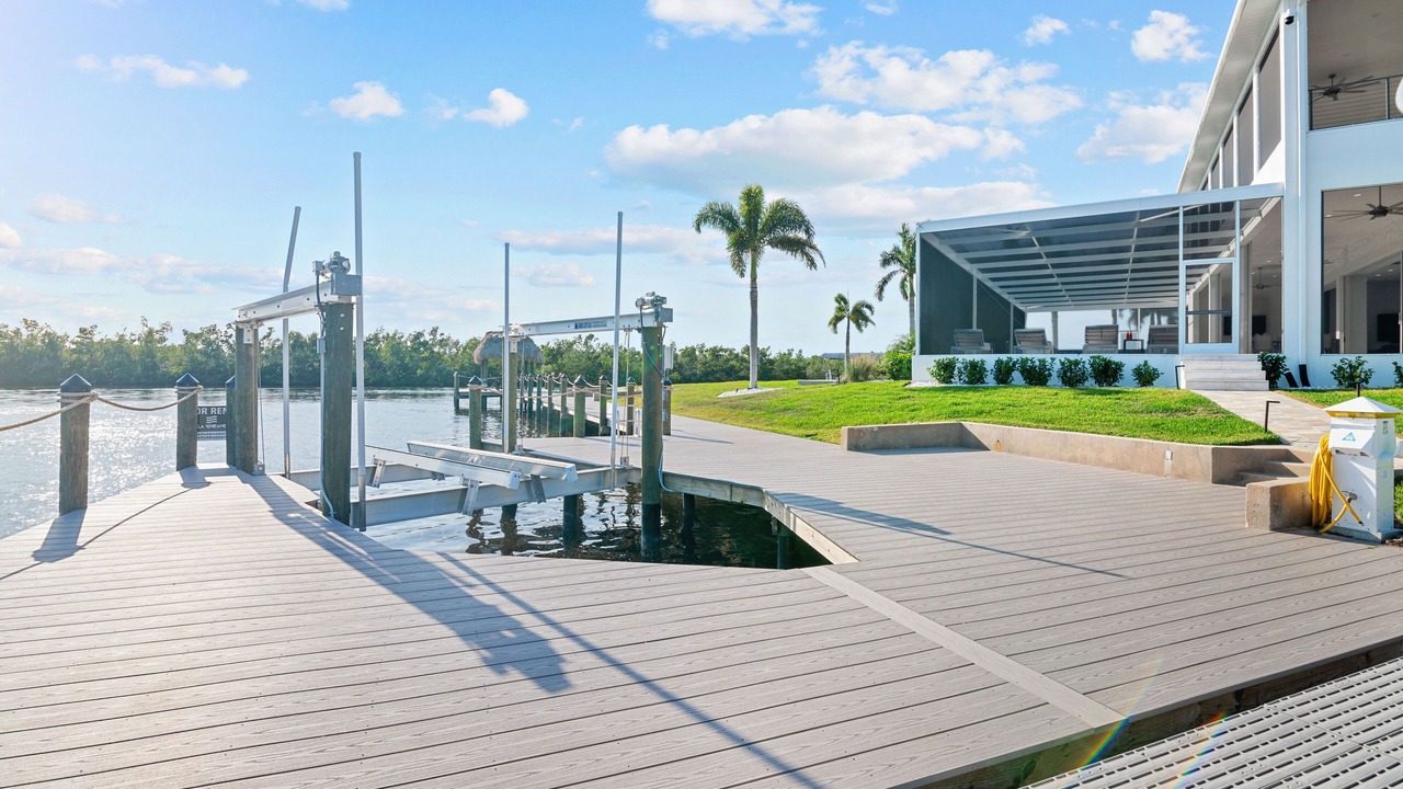 Photo of Outdoor in Pelican