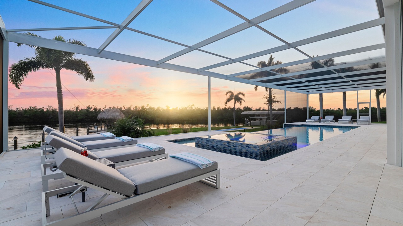 Photo of Outdoor in Pelican