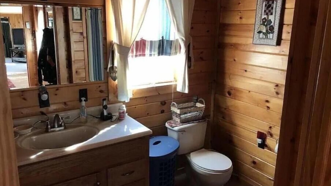 Photo of Bathroom in Star Lake