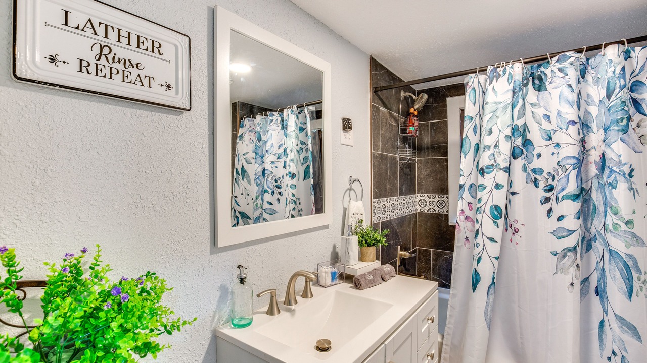 Photo of Bathroom in Grapeland