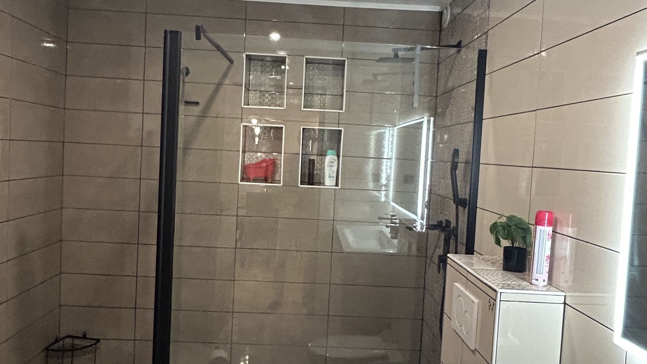 Photo of Bathroom in Les Mureaux