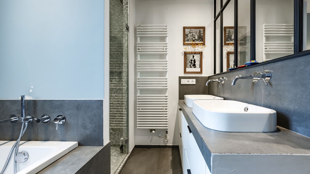 Photo of Bathroom in 17th Arrondissement