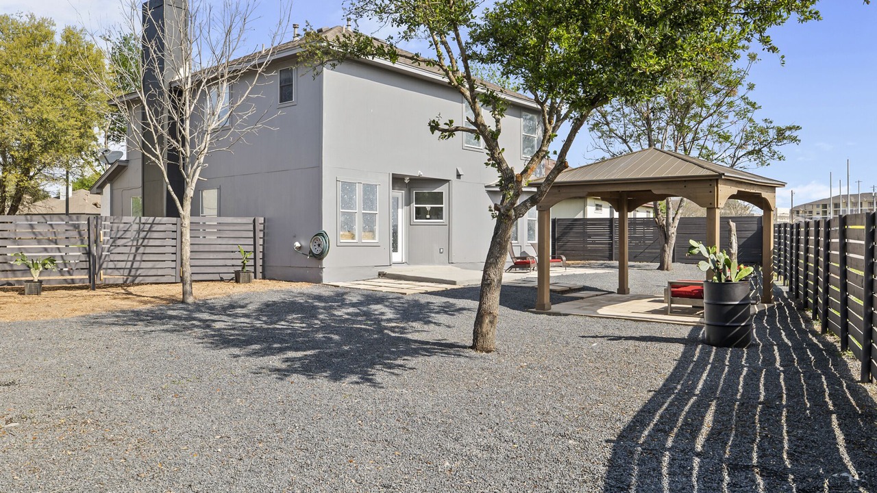 Photo of Outdoor in Del Valle