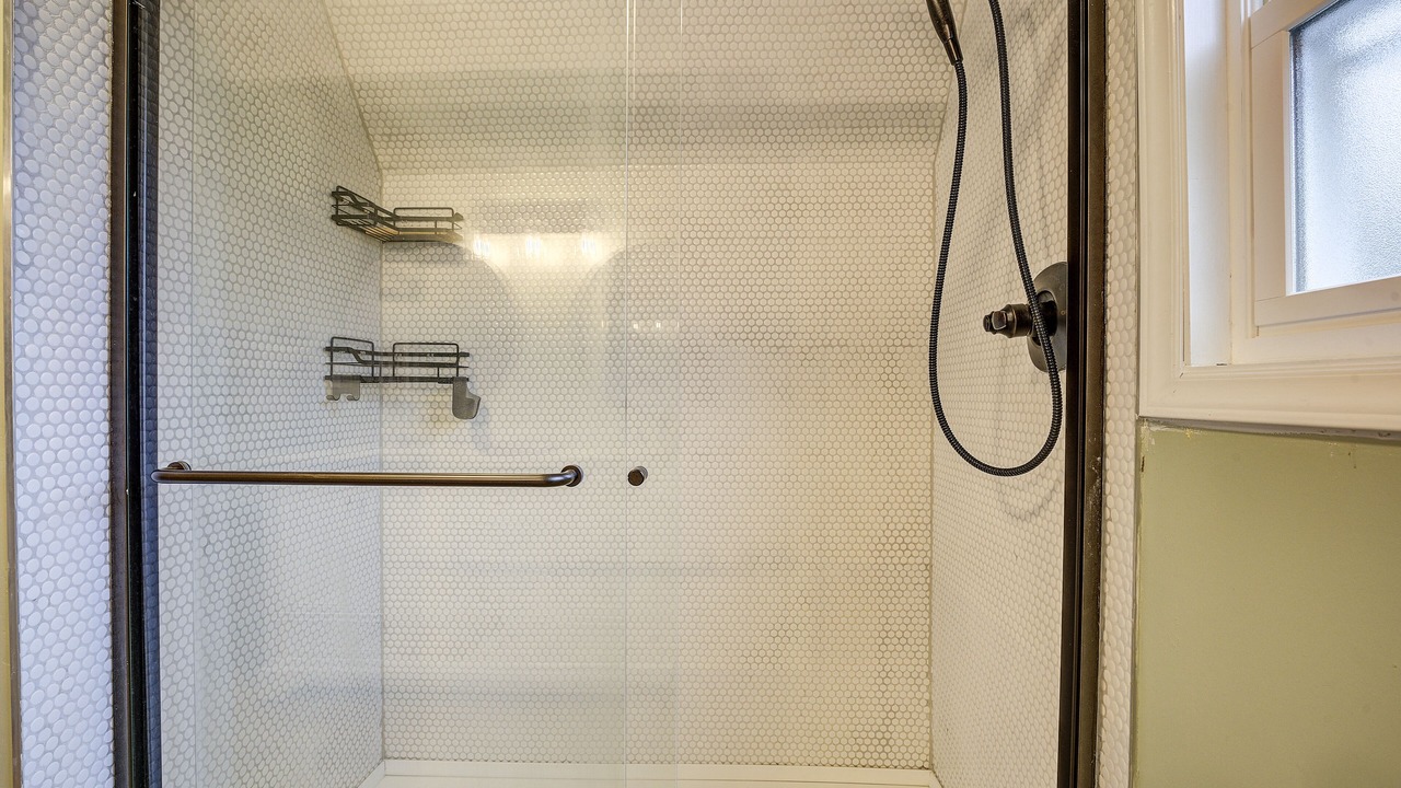 Photo of Bathroom in Bluff City