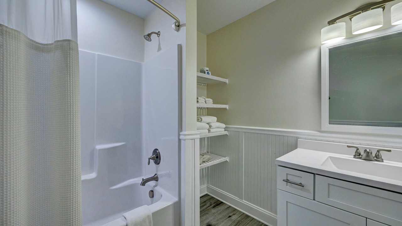 Photo of Bathroom in River District
