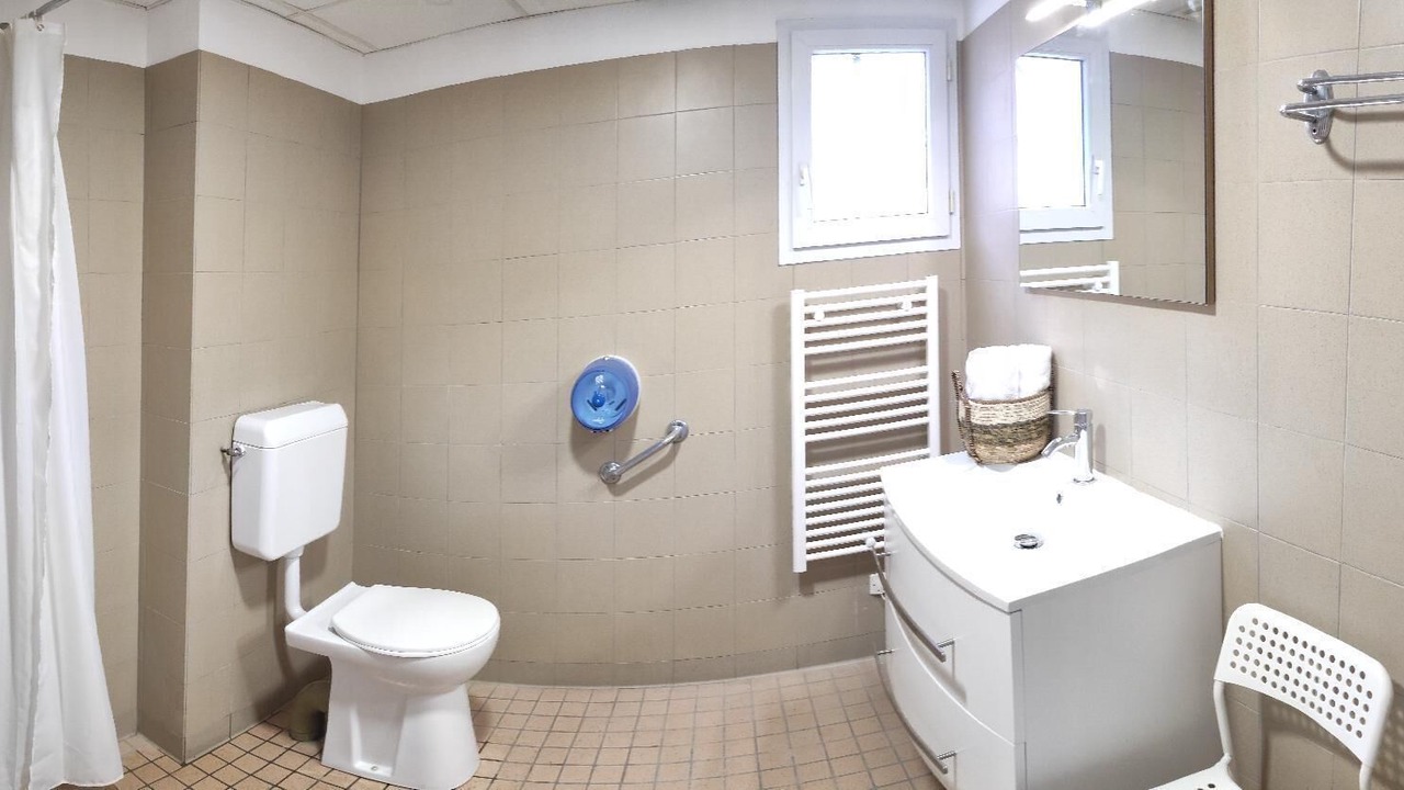 Photo of Bathroom in Les Aix-d'Angillon