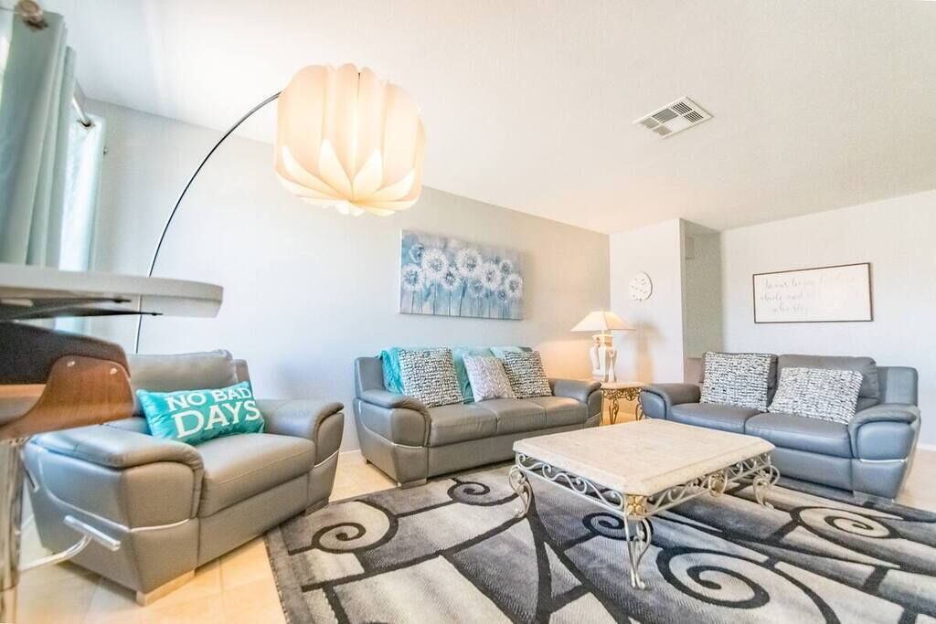 Photo of Livingroom in Highland Hills