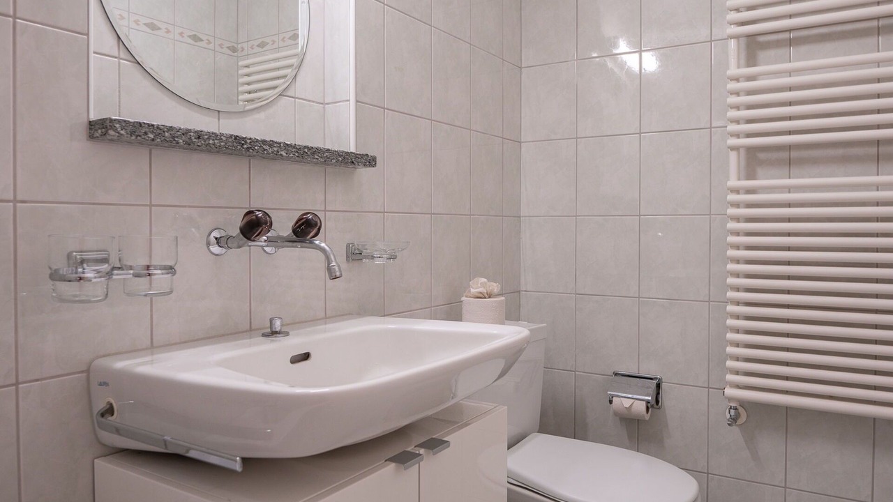 Photo of Bathroom in Samedan