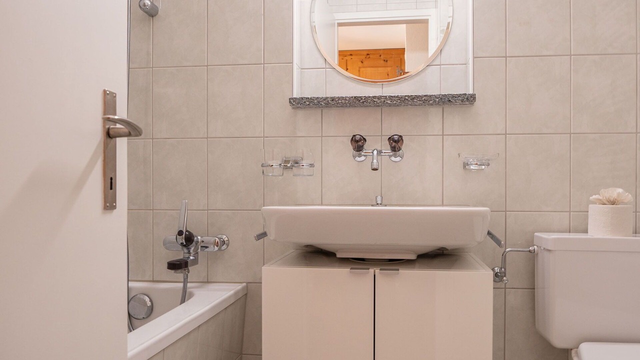 Photo of Bathroom in Samedan