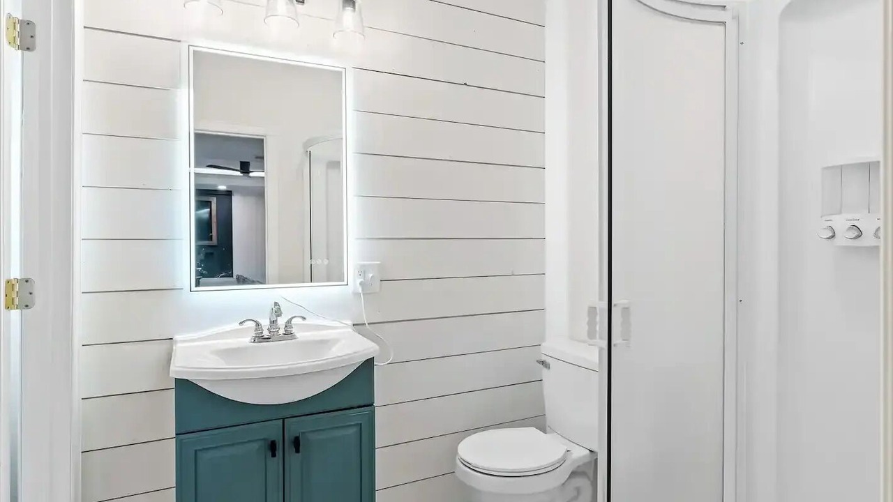 Photo of Bathroom in Leisure Land