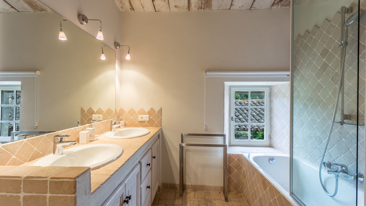 Photo of Others in Menerbes