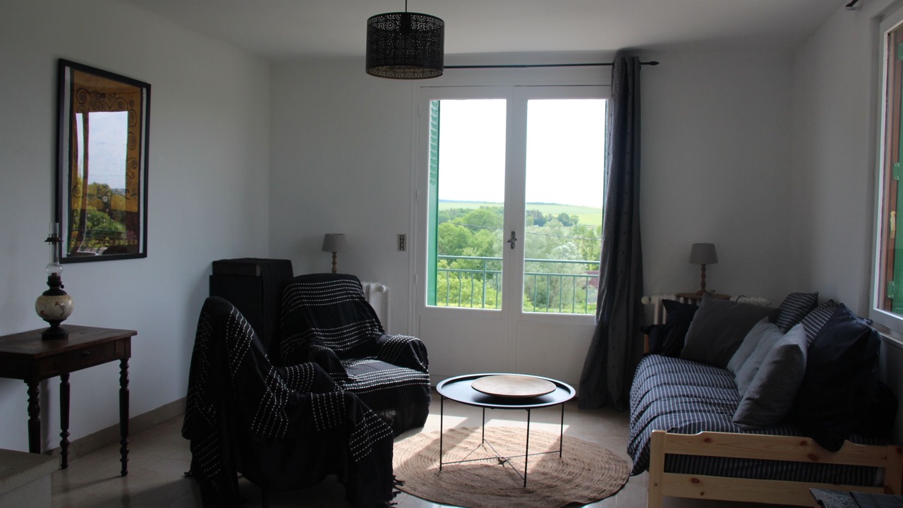 Photo of Livingroom in Tanlay