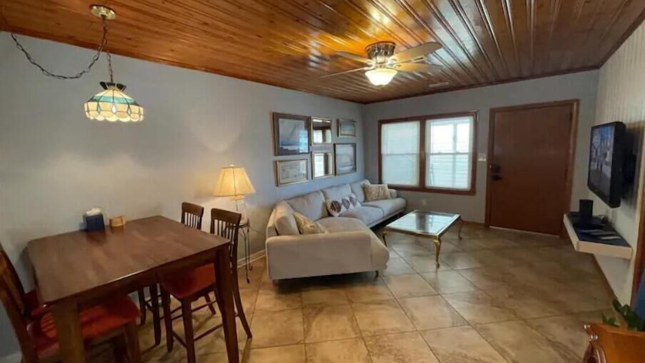 Photo of Livingroom in Windy Hill