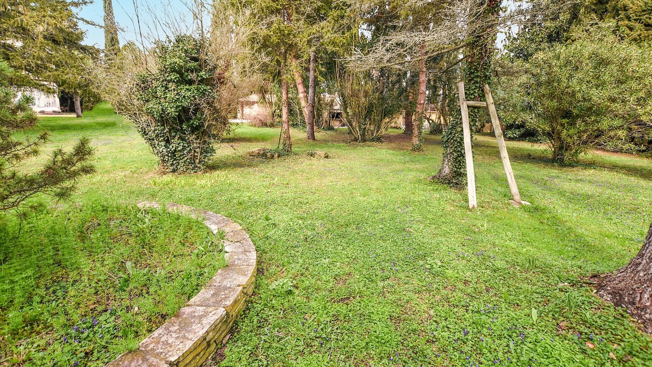 Photo of Others in Entraigues-sur-la-Sorgue