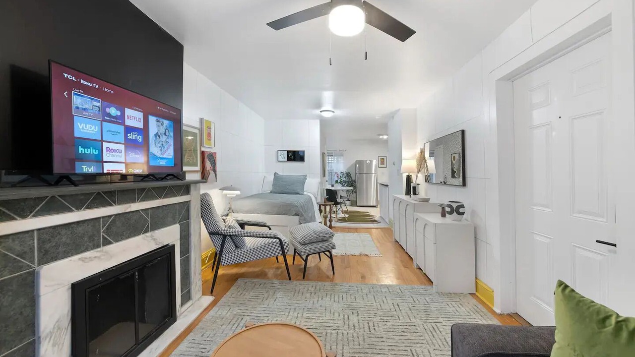 Photo of Livingroom in McGinley Square